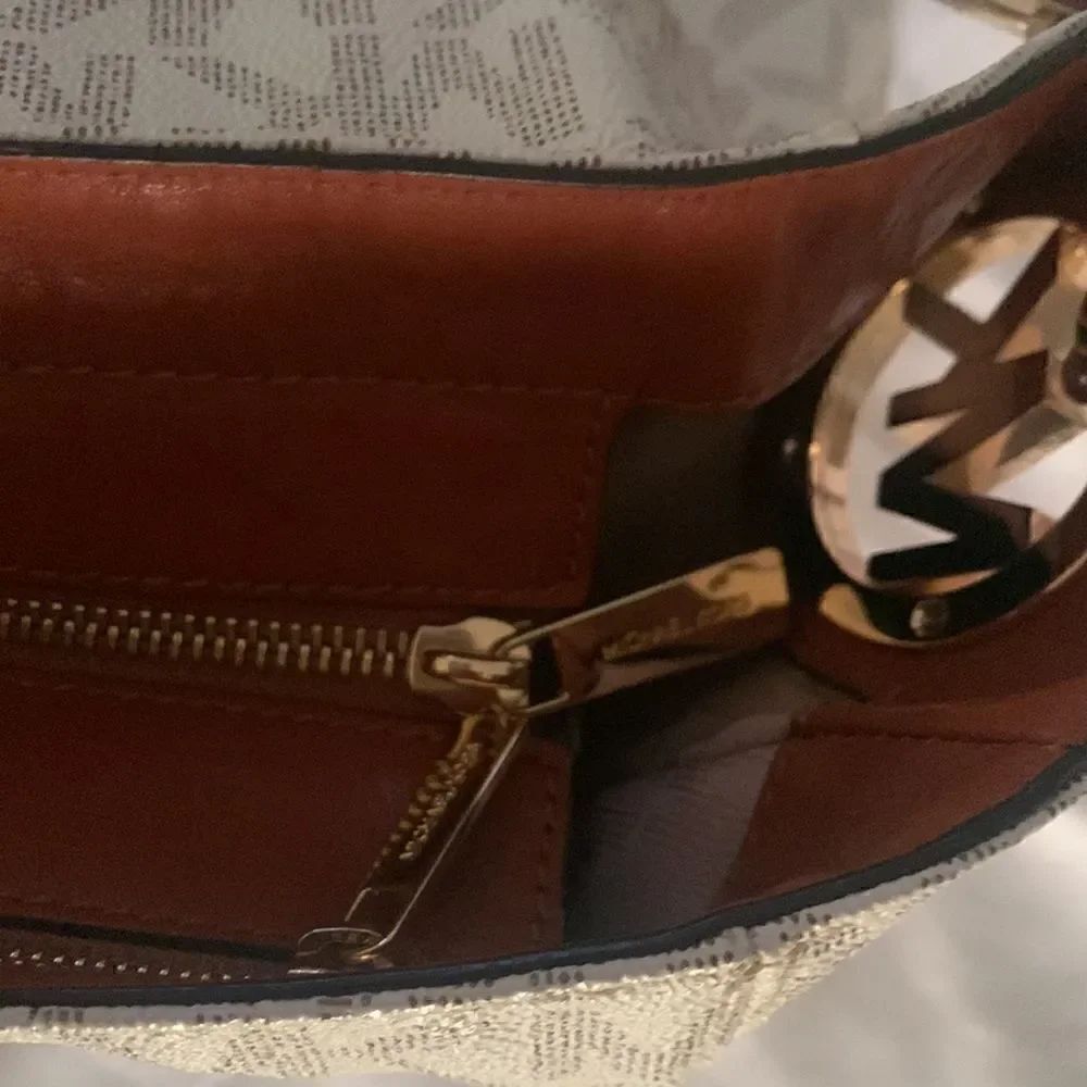 Michael Kors   - Picture 5 of 6